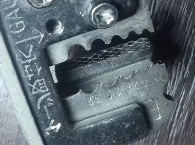 Instrumenty dlia sniatiia izoliatsii rabota 1